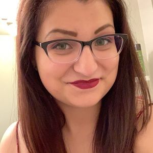 Meet your Posher, Olivia